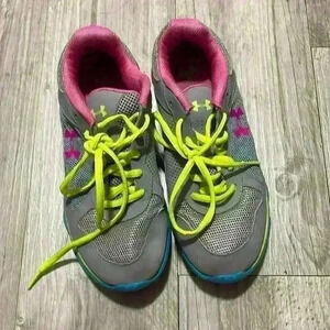 Under Armour multi colored sneaker girls size 5.5Y